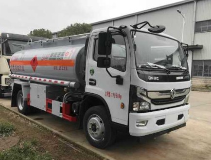 國六8噸東風油罐車/運油車